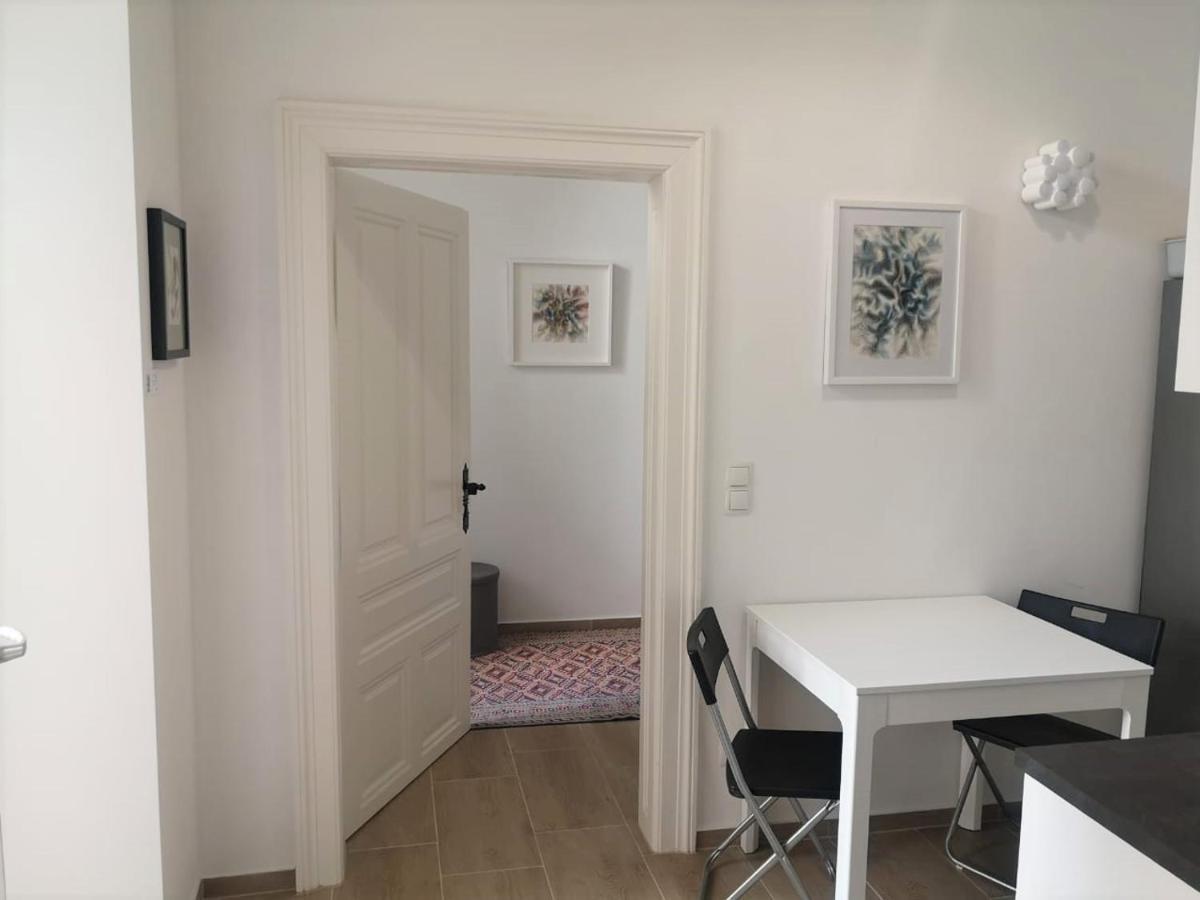 Ruhige Art-Garconniere Mit Balkon Apartment Виена Екстериор снимка
