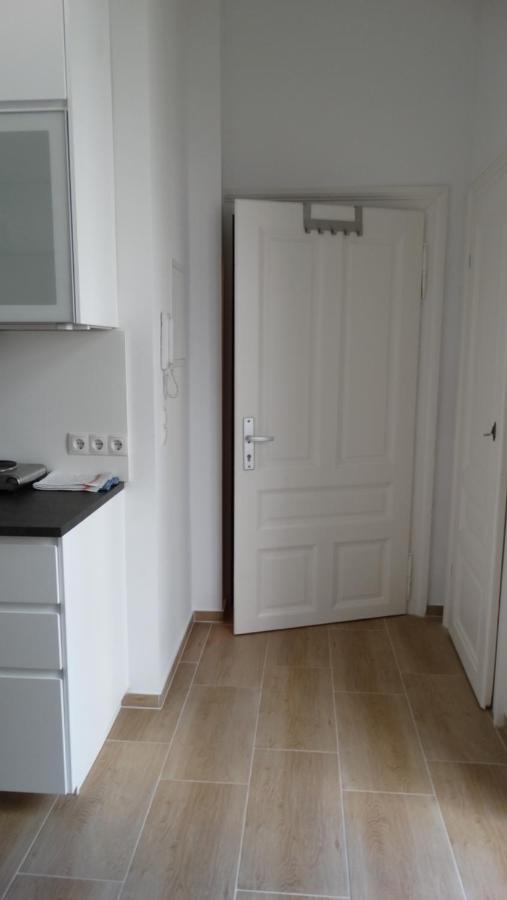 Ruhige Art-Garconniere Mit Balkon Apartment Виена Екстериор снимка